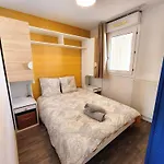 Agreable T2 Lumineux Avec Vue Degagee Et Piscine Apartmán