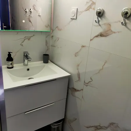 T2 Lumineux Avec Vue Degagee Et Piscine Διαμέρισμα *