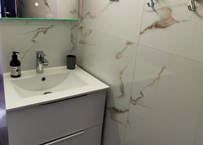 Agreable T2 Lumineux Avec Vue Degagee Et Piscine 公寓 *