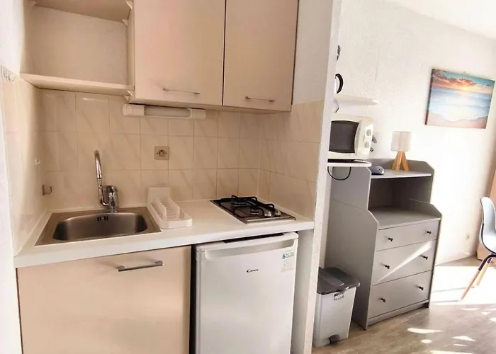 Agreable T2 Lumineux Avec Vue Degagee Et Piscine * 巴拉吕克莱班